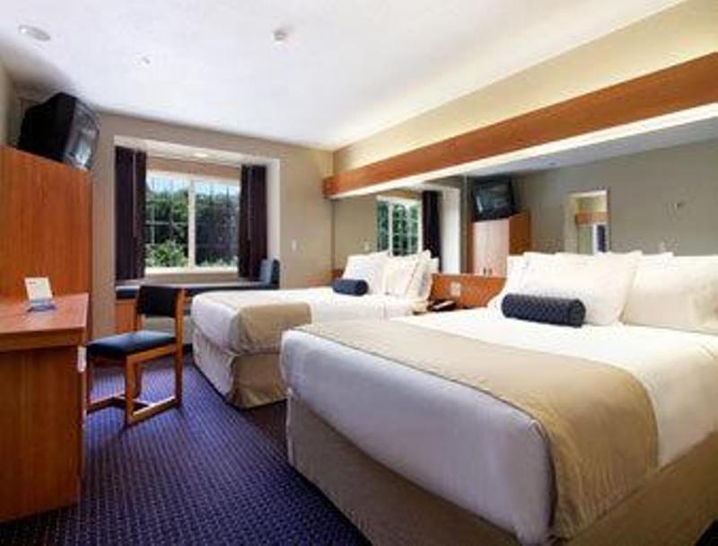 Microtel Inn & Suites By Wyndham Hazelton/Bruceton Mills Quarto foto